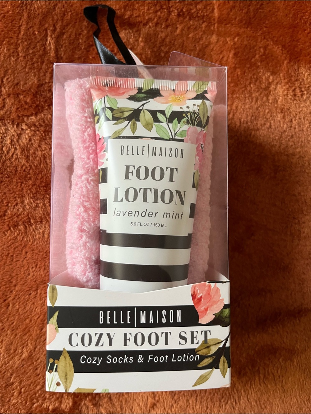 Belle Maison Pink Cozy Foot Set — Lavender Mint Foot Lotion & Soft Socks